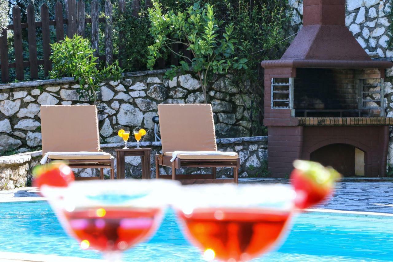Villa Summer Breeze Nikiana Esterno foto