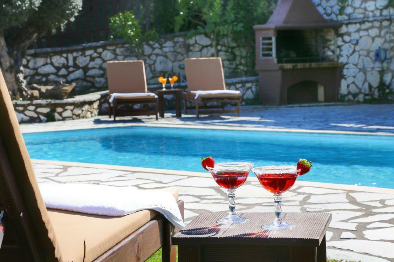 Villa Summer Breeze Nikiana Esterno foto